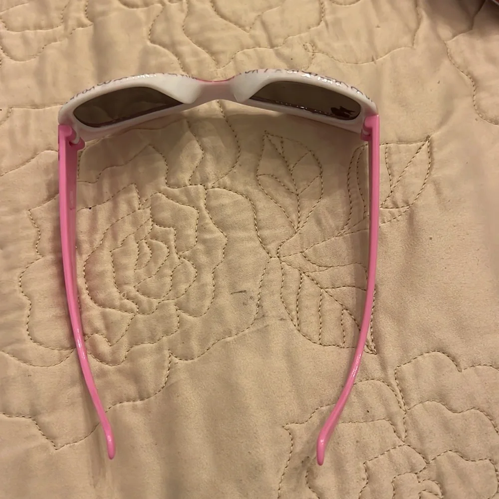 Paw patrol sky sun glasses for little girls used in good condition